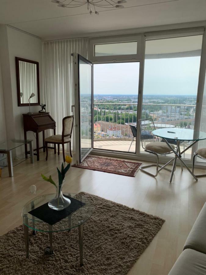 Appartment Im Hotelturm Аугсбург Екстериор снимка